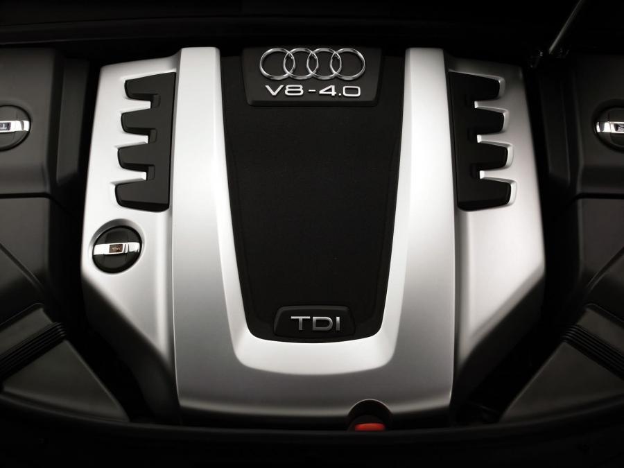 Моторный отсек Audi Allroad Quattro Concept (4F, C6) 2005 года  (фото 31 из 36)